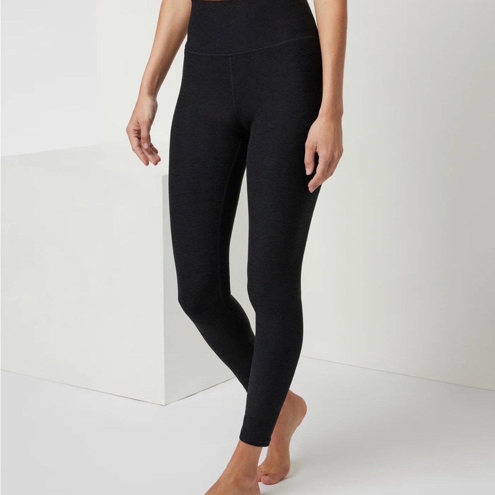 Vuori Women's Charcoal Leggings